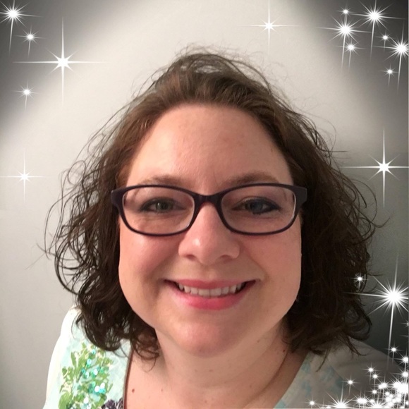 Meet your Posher, Beth - Picture 3 of 4